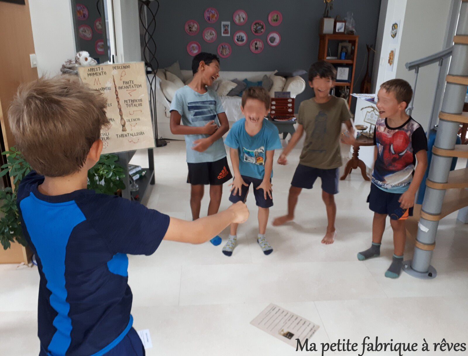 Idées pour animer un anniversaire Harry Potter cours de sortilèges tuto baguette recette de potion gazette