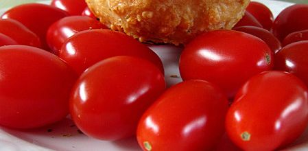 Gougères aux herbes de provence et coeur tomate cerise !