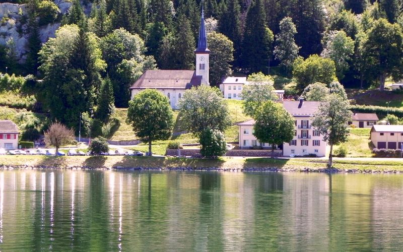 Reflets au lac de Joux en Suisse