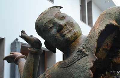 ☻ Le Vishnou couché du Mébon occidental exposé au musée Guimet