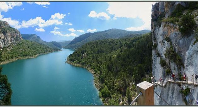 Randonnée au Congost de Mont-Rebei : panorama sur la rivière Noguera Ribagorçana (Embalse de Canelles) vue du deuxième "escalera" - Aragon/Catalogne - Espagne
