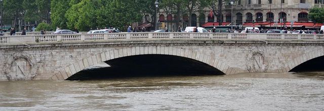 Paris : la Seine poursuit sa lente décrue