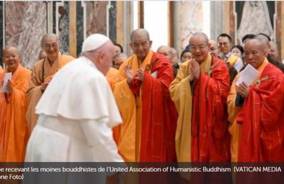 Le Pape invite des moines bouddhistes à la culture de la rencontre - VA