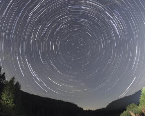 2018-08-05 : Filé d'étoiles sur le lac du Lispach (Vosges)