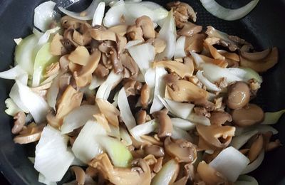 EB - Sauté de poulet aux champignons...