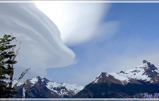 Beau nuage au-dessus du Cerro Perito Moreno - Peninsula de Magallanes - Patagonie - Argentine