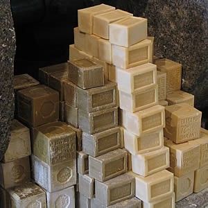 LE SAVON DE MARSEILLE (A Suivre)