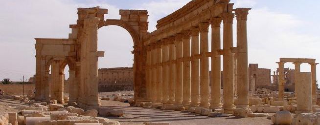 Palmyre : Arc triomphal, collonnades et tétrapyle