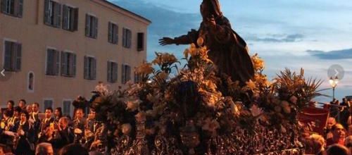 Traditions: La Madunnuccia