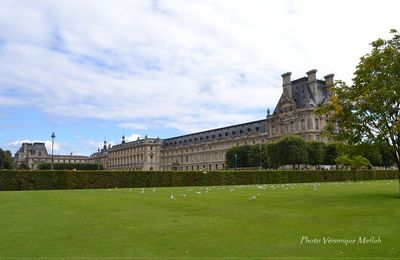 Le petit homme rouge, fantôme du Palais des Tuileries