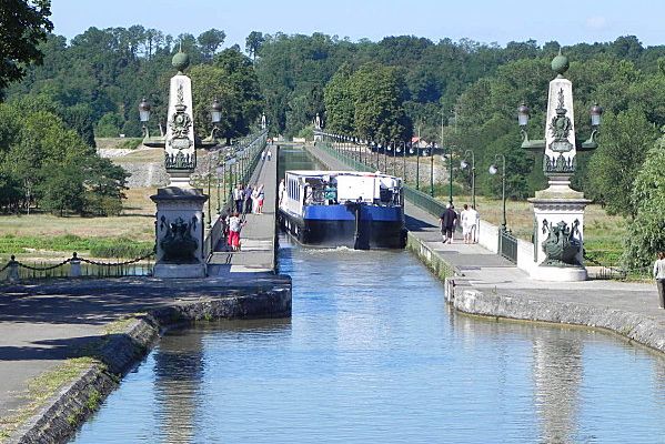 le pont-canal de BRIARE