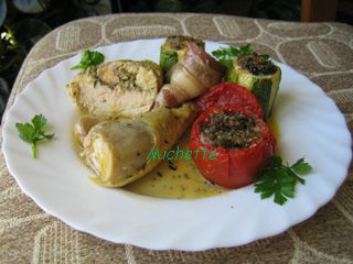 Poitrine de pintade farcie, crème d'ail et ses légumes cuisinés