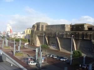 les toits de la base sous-marine de St Nazaire