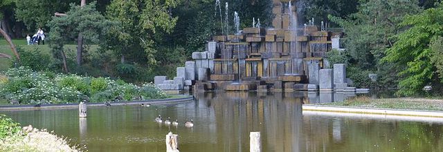 Parc Floral de Paris : La Fontaine de François Stahly