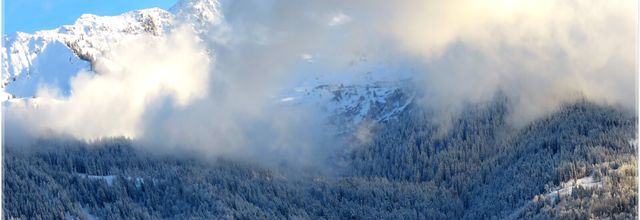 LES NUAGES JOUENT A CACHE CACHE