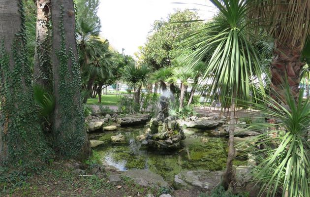 une fontaine à Cannes