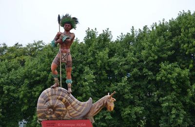 Parc de la Villette, Paris 19ème : Totems du Carnaval de Rio de Fabio Ricardo