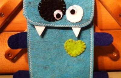 Pochette de téléphone monstre ;-)