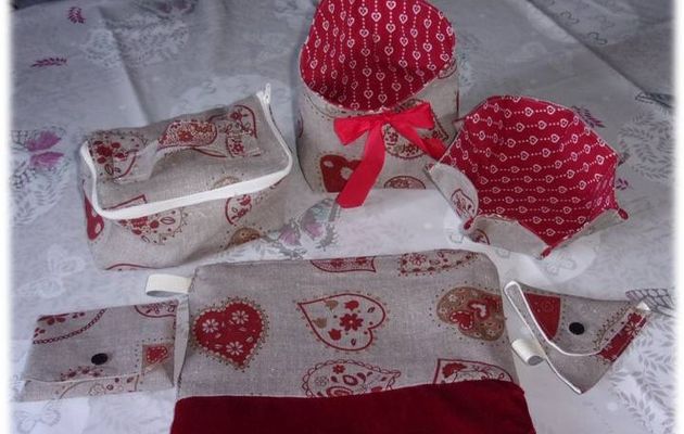 Un ensemble tout de rouge