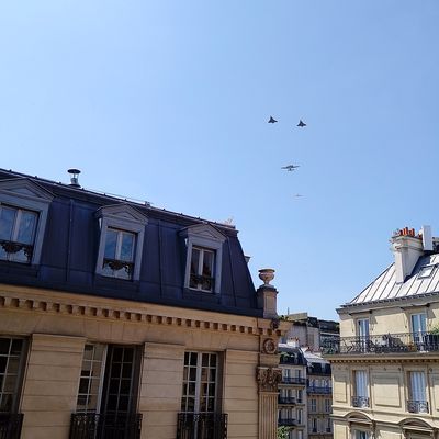Des vues de Paris au début de juillet
