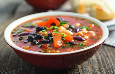 Soupe de potiron aux haricots rouges et blancs