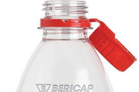 Les bouchons de bouteilles en plastiques.