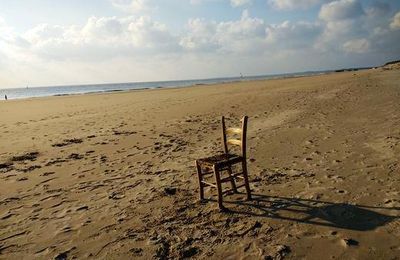 Chaise sur la plage(A & A et Cie n° 70)
