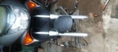 Remplacement des joints et pare poussières fourche honda varadero
