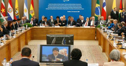 Le président du Venezuela demande à l’UNASUR et à la CELAC de réagir face aux plans de guerre de l’OTAN