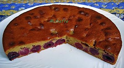 Gâteau gourmand aux cerises, mascarpone, amande et citron