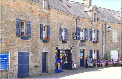 853 - Erdeven, dans le Morbihan (56) (Le village)