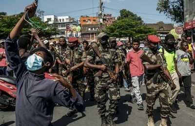 Comment en finir avec un pouvoir despotique déconnecté des réalités: la recette malgache en trois temps