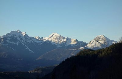 Un alpage sous la neige 