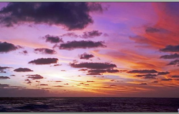 Atlantique Sud entre Tristan da Cunha et Le Cap : Superbe coucher de soleil capturé au Smartphone