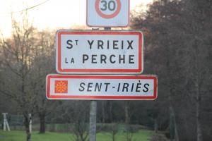 SAINT-YRIEIX-LA-PERCHE (Haute-Vienne)    COLLÉGIALE DU MOUSTIER   