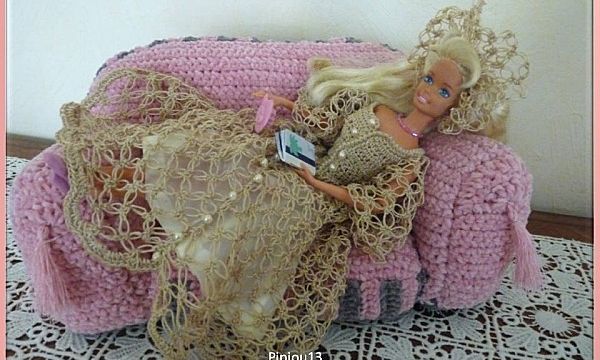 Barbie en robe crochet :  le modèle Aurore