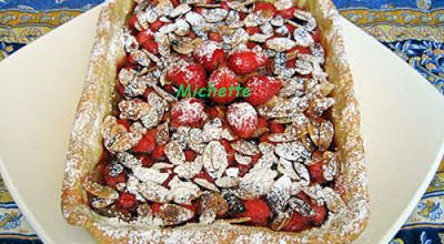 Tarte à la compotée de fraises et rhubarbe, crème d'amande-mascarpone