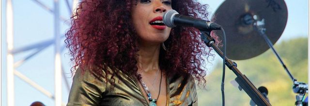 Flavia Coelho / Festival la Pamparina - Thiers (63)