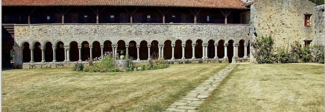 85 . Vendée - Les Herbiers (4) - Abbaye Notre-Dame de la Grainetière 3