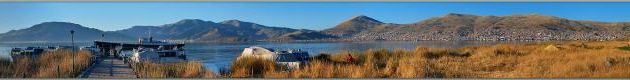 Panorama au petit matin vu à partir du ponton du navire Yavari - Puno - Titicaca - Pérou