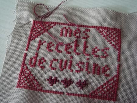 Etiquette brodée