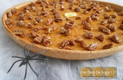 Tarte d'Halloween à la courge épicée & noix de pécan caramélisées