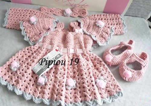 Robe layette coquille : encours terminé