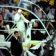 Benoît XVI rencontre les jeunes du diocèse de Rome pour le 25e anniversaire de la JMJ- (E.S.M.)