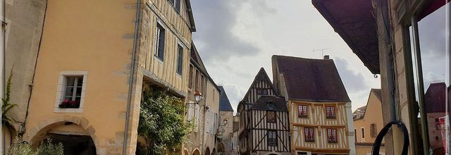 1032 - Noyers-sur-Serein dans l’Yonne (89) 