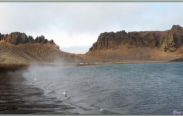 Images de la plage de Whaler's Bay (Baie des Baleiniers) et de son sable chaud - Île de la Déception - Péninsule Antarctique