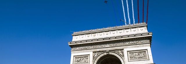 14 juillet : «l'Algérie a toute sa place au Défilé» deux haut gradés militaires français répondent au FN *** L'un est de droite, l'autre est de gauche... 