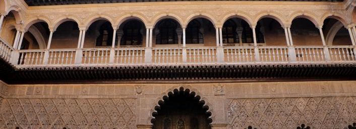 L'Alcazar de Séville : Cour des Demoiselles du Palais Mudéjar