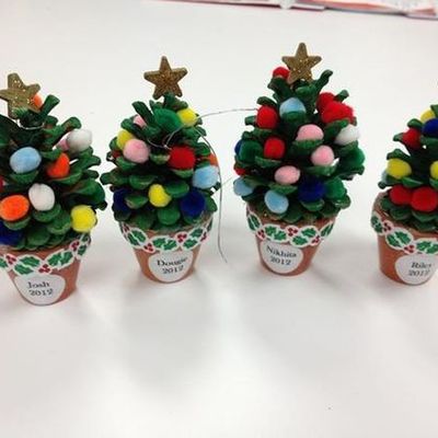 Idée pinterest : pour Noël, utilisons des pommes de pin.