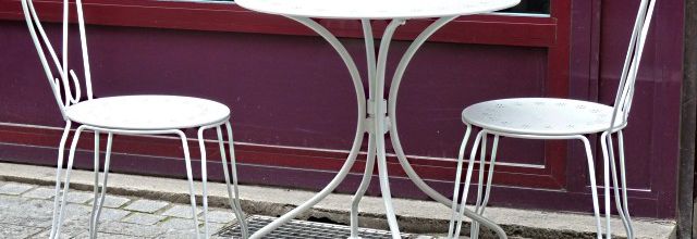 Vu à Metz / Chaises et sièges d'ici / 1...